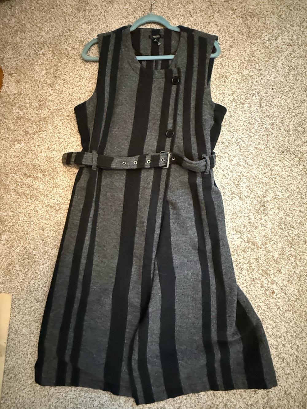 NWT Simply Vera Vera Wang Gray and Black Striped Wrap Dress with Belt